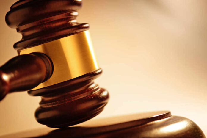 Close,Up,Of,A,Wooden,Judge,Or,Auctioneers,Gavel,With
