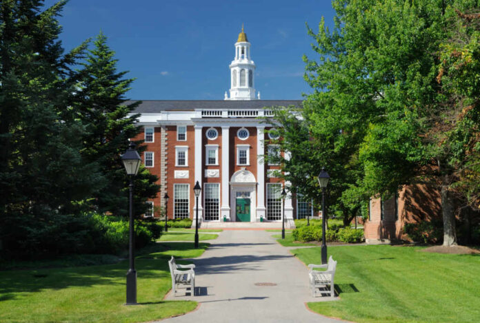 Harvard.,Classic,University,Building,On,Campus