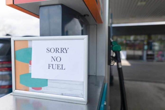 No,Fuel,Sign,On,Petrol,Station,Due,To,Economic,Crisies Sign at a gas station indicating no fuel available