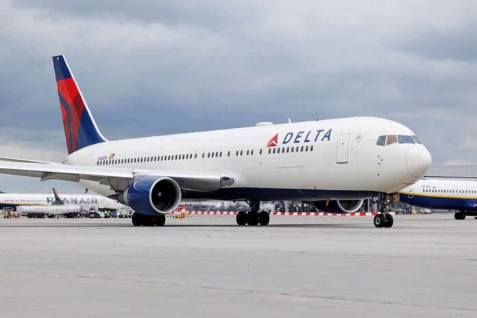 shutterstock_2305553471 Delta Air Lines passenger jet taxiing on airport tarmac